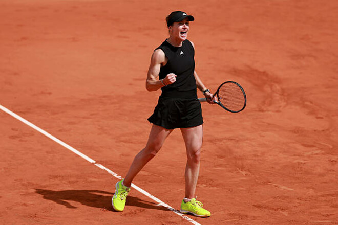 Элина Свитолина вышла в 1/16 финала Ролан Гаррос после напряженного матча