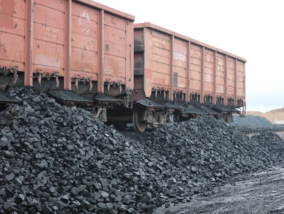 Киргизия вводит полугодовой запрет на экспорт угля автотранспортом