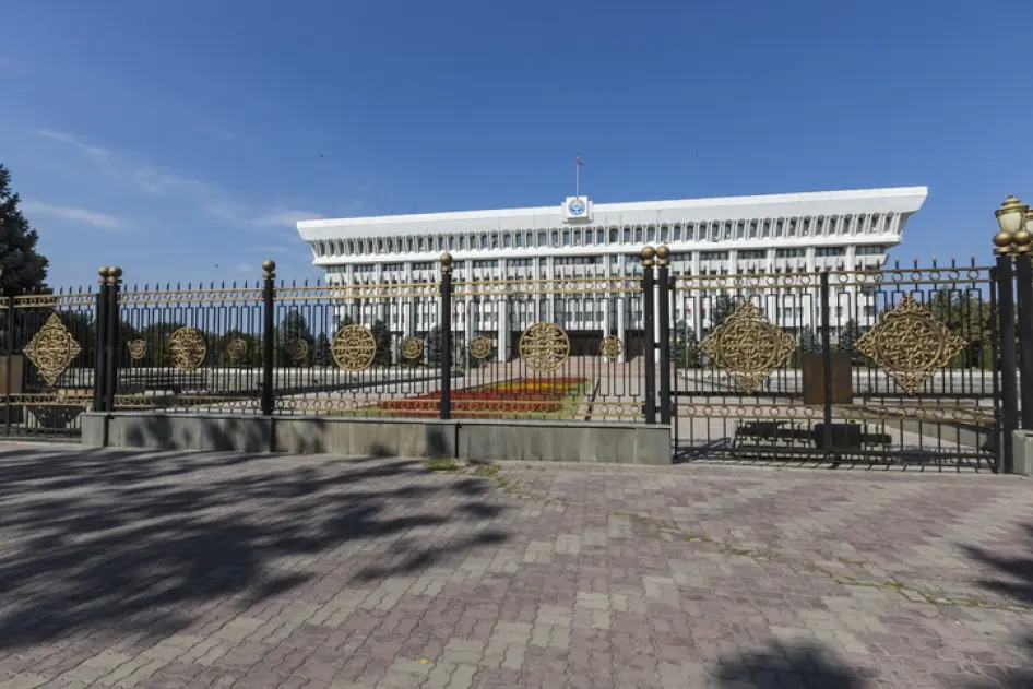 Кыргызстан усиливает давление на СМИ и свободу слова