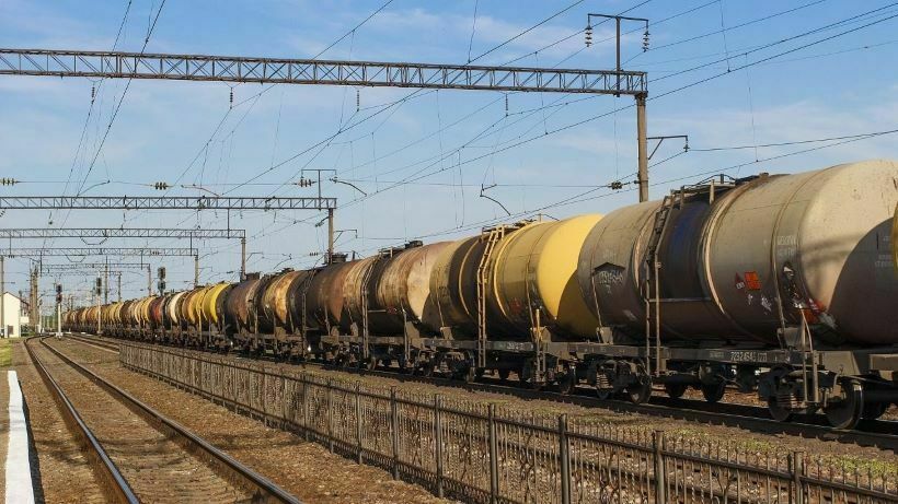 Кыргызстан стал крупнейшим покупателем бензина из Казахстана