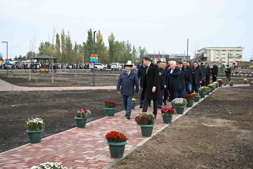 В Шамалды-Сае реконструируют центральный парк