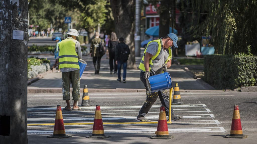 Обвинения  «Бишкекасфальтсервис» в халтурном ремонте