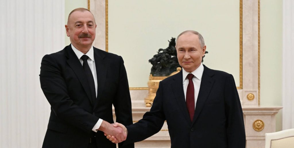 Алиев поздравил Путина с днём рождения на фоне кризиса