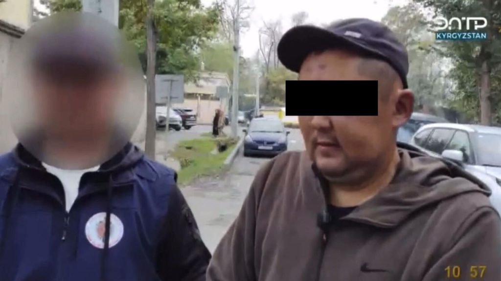 Девушка, пережившая нападение Кумарбека Абдырова, рассказала, как смогла спастись Выжившая после нападения рассказала о спасении