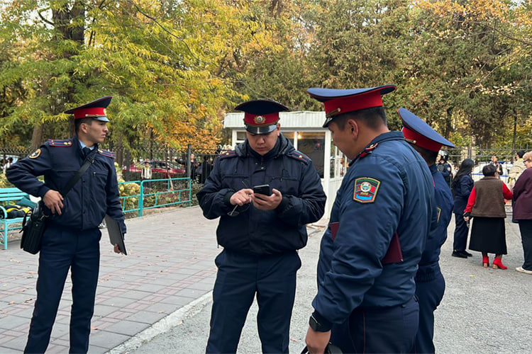 Угроза школам в Бишкеке: полиция проводит проверку
