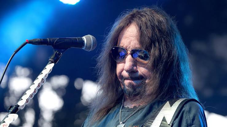 Эйс Фрейли умер: музыкант Kiss ушёл из жизни - биография гитариста