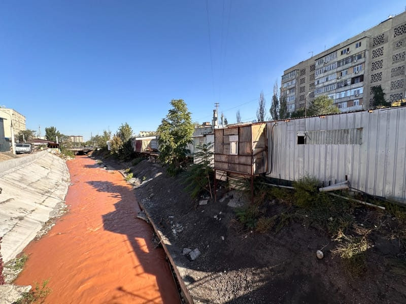 Незаконные постройки вдоль рек в Бишкеке