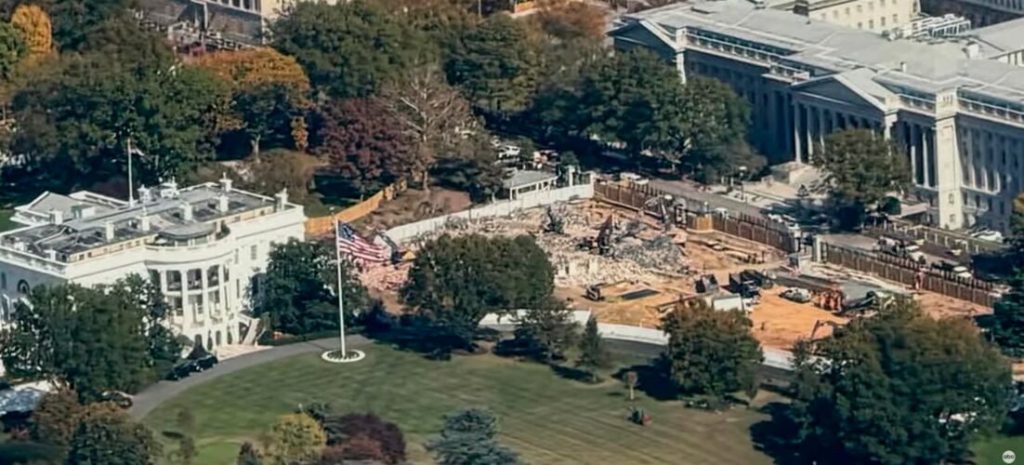 Трамп сносит часть Белого дома ради бального зала