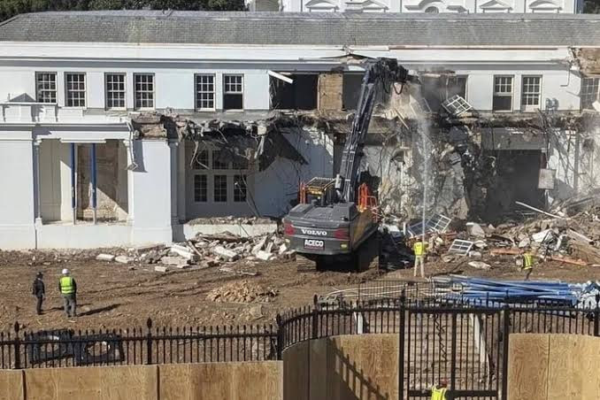 Трамп сносит часть Белого дома ради бального зала