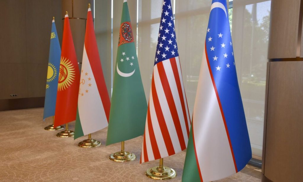 Садыр Жапаров примет участие во встрече лидеров Центральной Азии и США в Вашингтоне Садыр Жапаров поедет на саммит C5+1 в Вашингтоне
