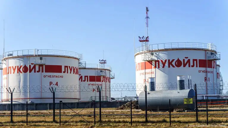 Лукойл продаёт зарубежные активы после санкций