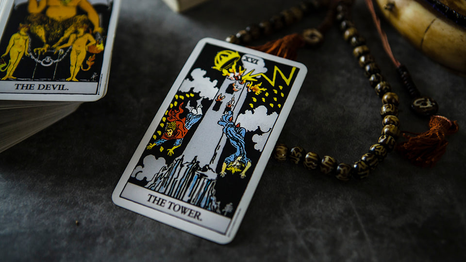 Башня в Таро: значение и сочетание карты в раскладах