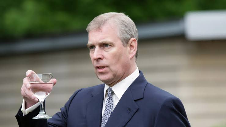 Король Карл III лишил принца Эндрю титула и резиденции: решение, которое шокировало Британию Карл III лишил принца Эндрю титула и дома