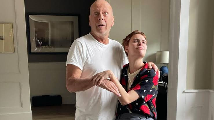 Как развивается болезнь, поразившая Брюса Уиллиса?