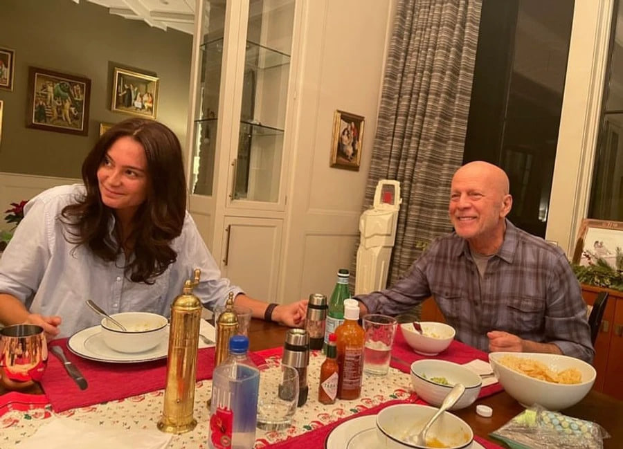 Как развивается болезнь, поразившая Брюса Уиллиса?