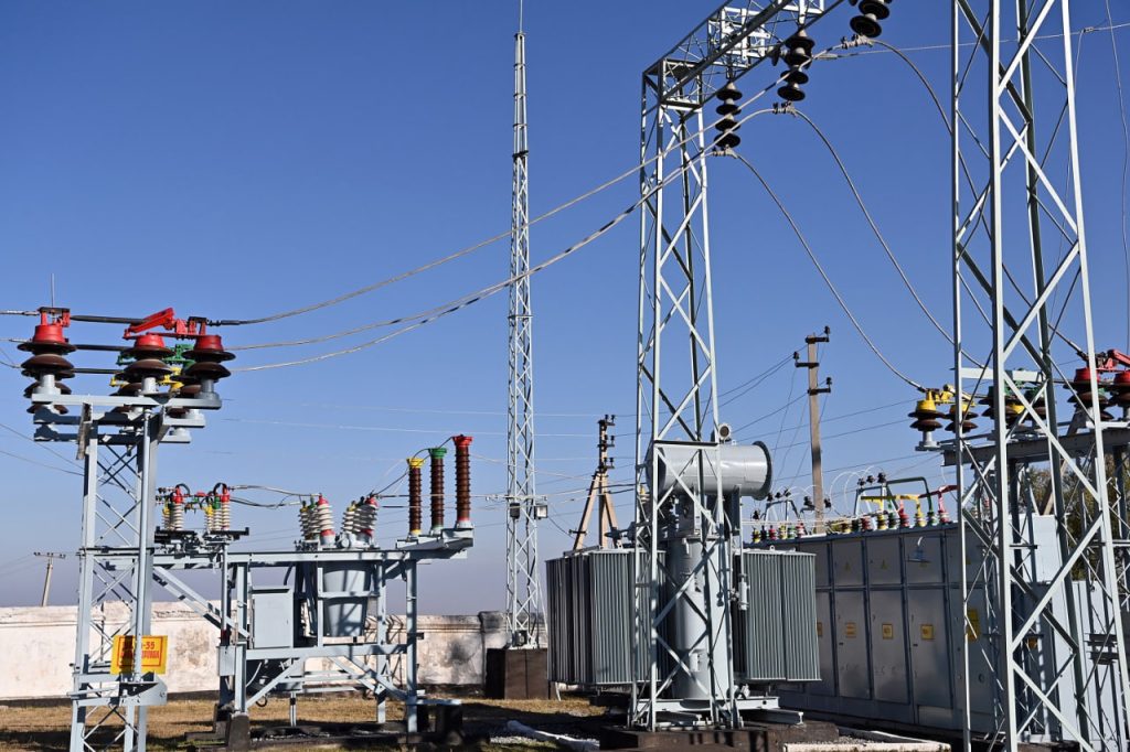 Казахстан втрое увеличил импорт электроэнергии из КР