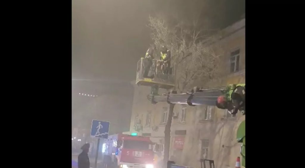 Пожар в жилом доме в Бишкеке: развитие событий