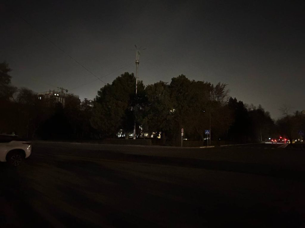 Бишкек в темноте: отключения света ради экономии энергии