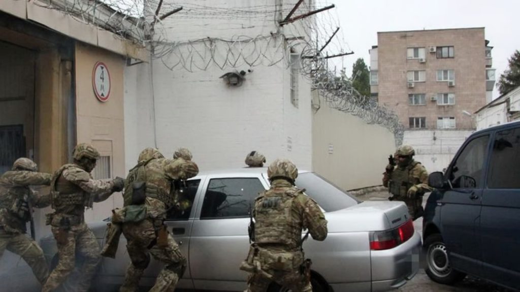 В Кыргызстане ужесточ наказания за участие в ОПГ