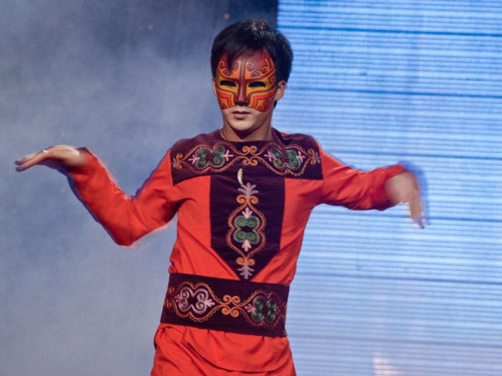 Кто такой Атай Омурзаков и как он стал знаменитым