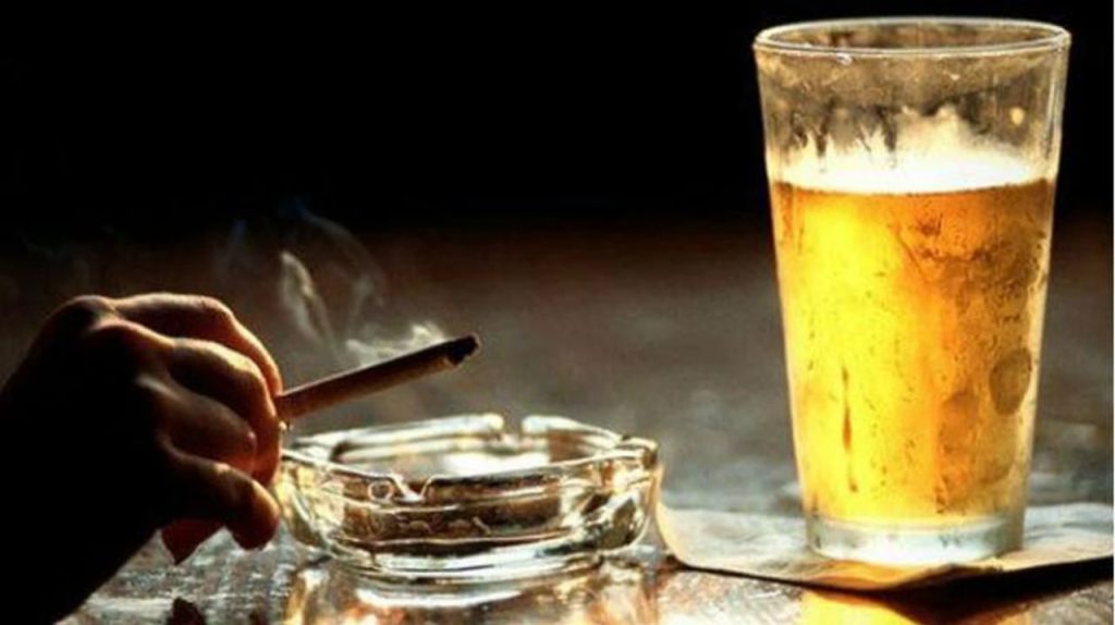 Ограничения на продажу алкоголя и сигарет в Кыргызстане