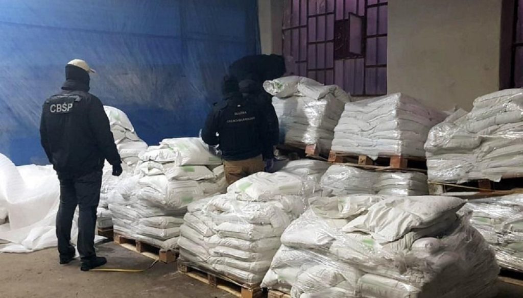 Кокаин в Европе дешевеет: кто наводняет мир наркотиками Кокаин в Европе дешевеет: причины и последствия