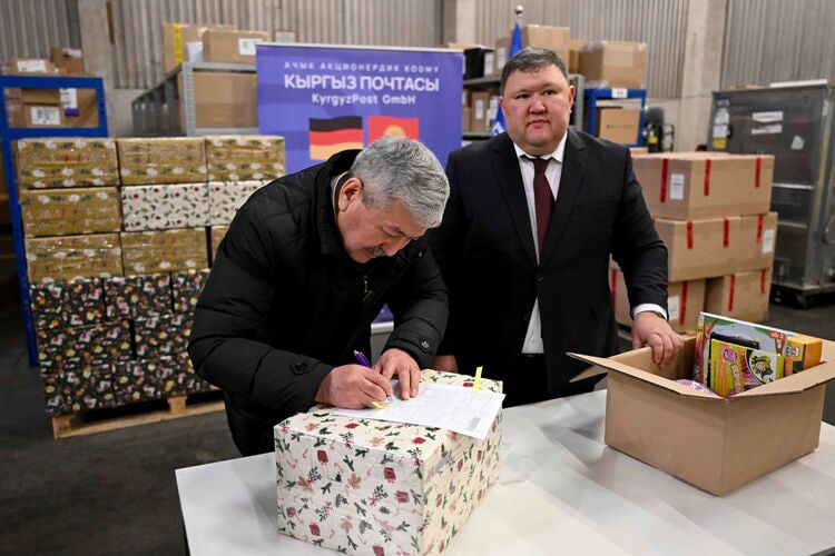 Касымалиев посетил логистический центр в Берлине