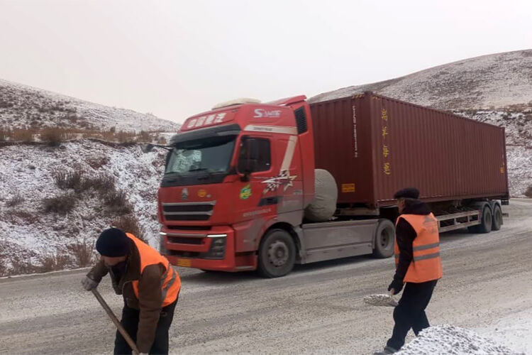 Снегопад в Нарынской области: ограничение движения