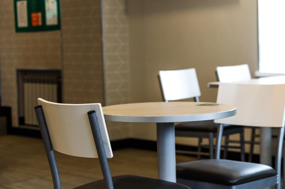 Ночной скандал в кафе Бишкека: троих женщин доставили в милицию В Бишкеке три женщины устроили скандал в кафе