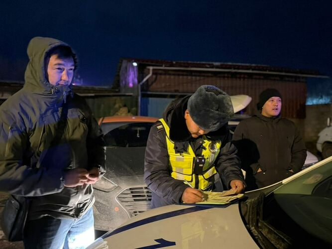 В Бишкеке взялись за нелегальные междугородние такси: первые штрафы уже есть В Бишкеке провели рейд против нелегальных такси