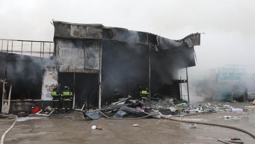 Жители возле рынка «Азиз» требуют вмешательства мэрии