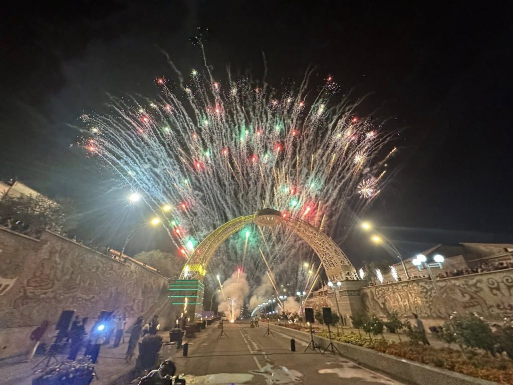 Куда сходить на Новый год в Оше: афиша мероприятий