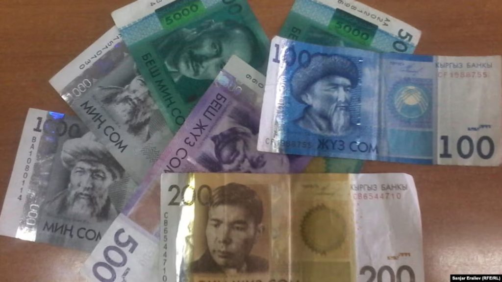 Жапаров пообещал двукратное повышение зарплат с 2026 года