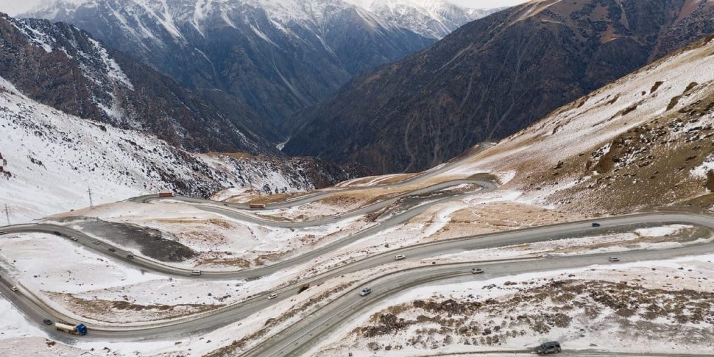 Снегопад на Тоо-Ашуу и Отмоке: движение без ограничений
