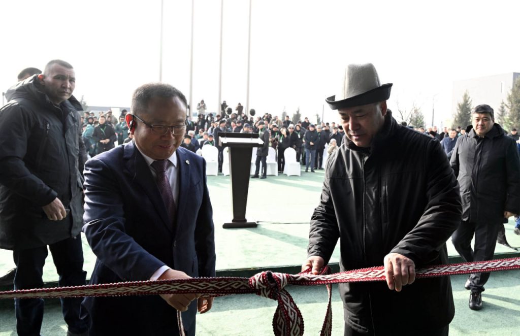 В Бишкеке открыли завод по выработке энергии из мусора