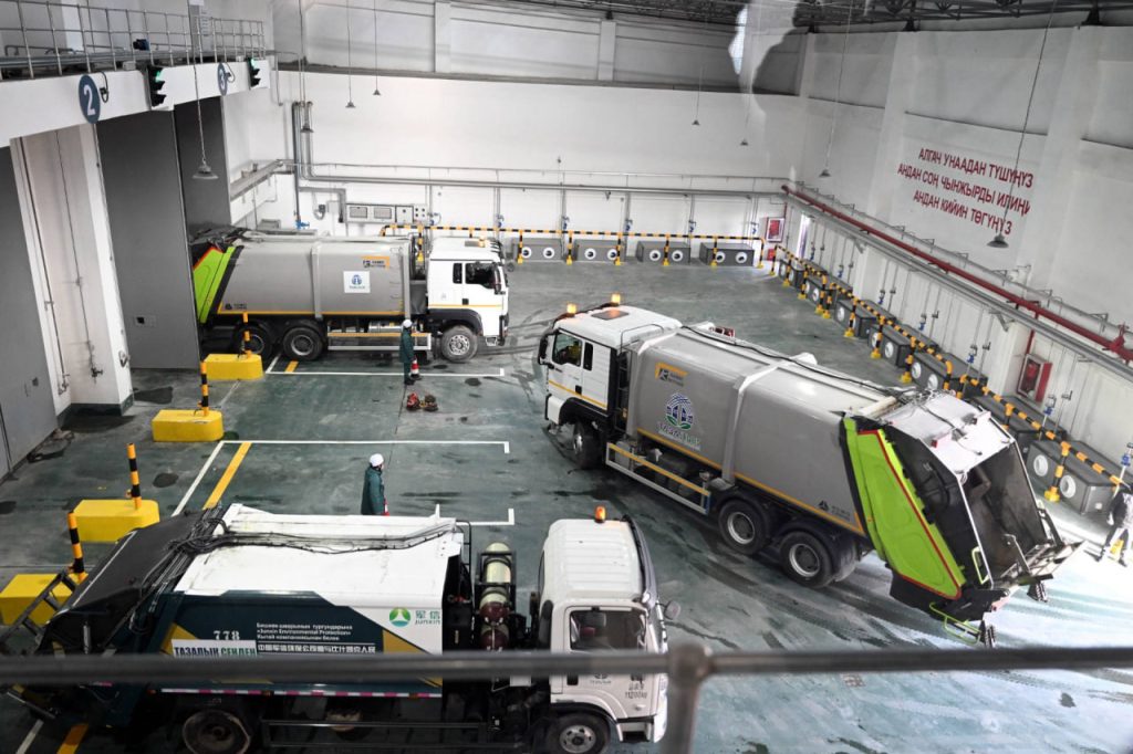 В Бишкеке открыли завод по выработке энергии из мусора