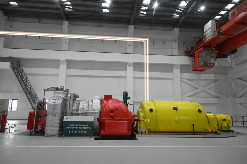 В Бишкеке открыли завод по выработке энергии из мусора