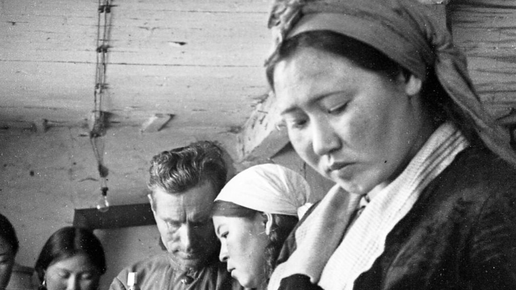 В Бишкеке покажут «Өрт кечкен сөйкө» о девушках на войне