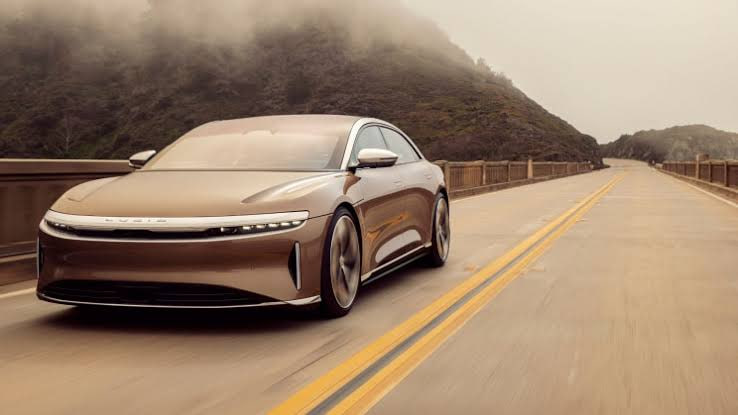 Электромобили освободят от пошлин в Кыргызстане с 22 января