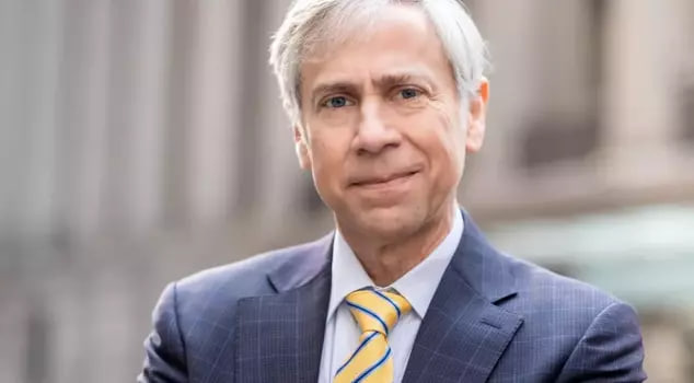 Адвокат Ассанжа защищает Мадуро в суде Нью-Йорка: кто он?