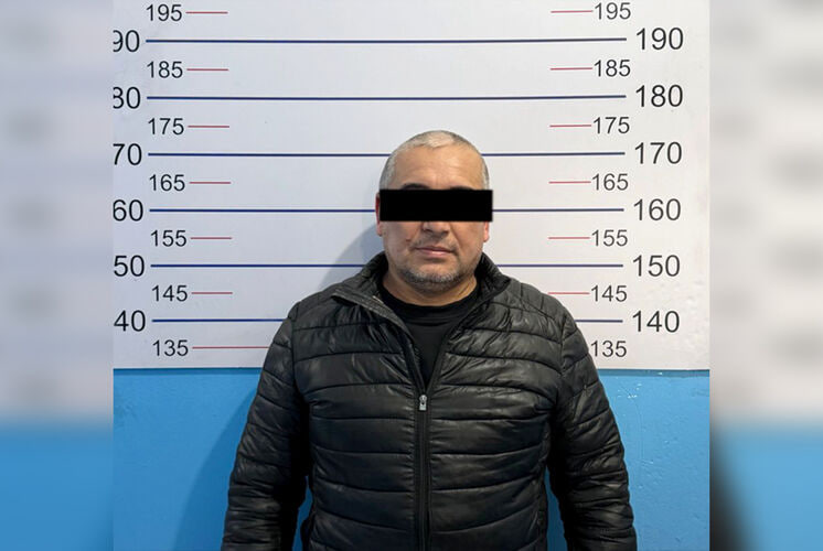 Угрожал водителю и уехал: в Бишкеке задержали мужчину после конфликта на дороге В Бишкеке мужчина угрожал оружием на дороге: кто задержан?