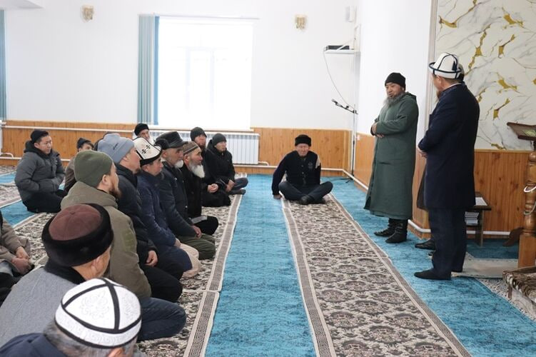 В Таласе бывшие сторонники «Йакын-Инкара» публично отказались от идеологии Бывшие участники «Йакын-Инкара» отказались от идей