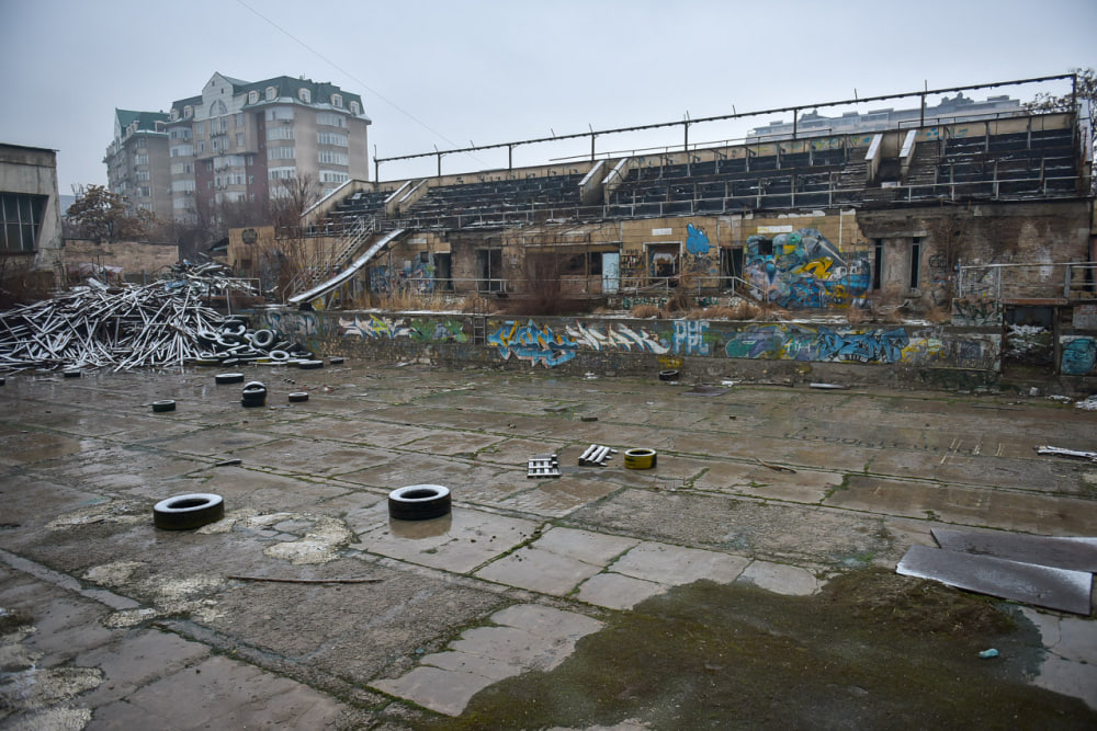 Джунушалиев показал состояние Дворца спорта Бишкека: фото