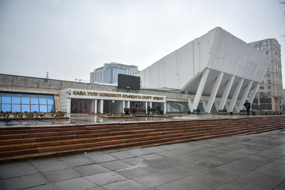 Джунушалиев показал состояние Дворца спорта Бишкека: фото