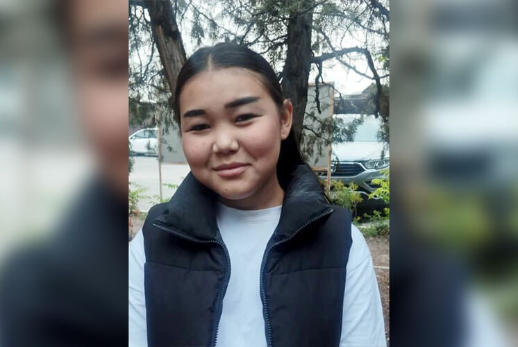 В Бишкеке пропали две школьницы: фото и описание внешности