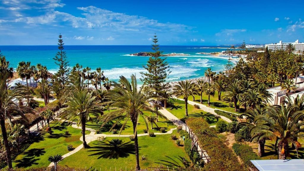 Что делать киргизам на Кипре: куда обращаться и как вернуться в Кыргызстан в 2026 году Что делать киргизам на Кипре 2026: посольства и маршруты