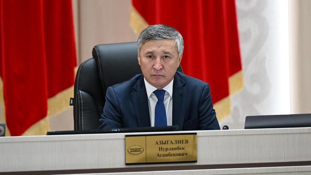 Почему депутаты массово уходят из парламента: что стоит за добровольными отставками Почему депутаты Жогорку Кенеша уходят в отставку: причины