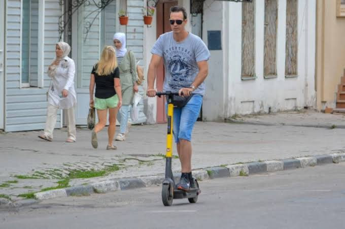 Почему самокаты всех бесят, но их становится только больше