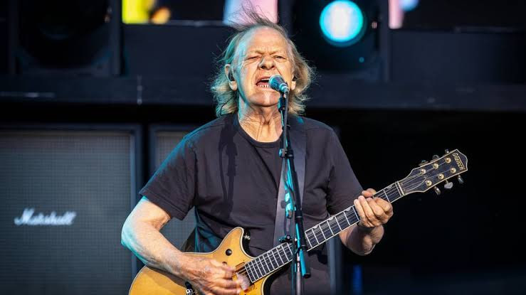 Стиви Янг попал в больницу: что известно про гитариста AC/DC