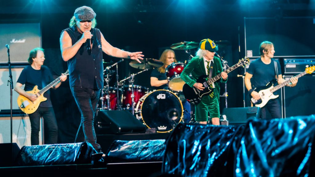 Стиви Янг попал в больницу: что известно про гитариста AC/DC